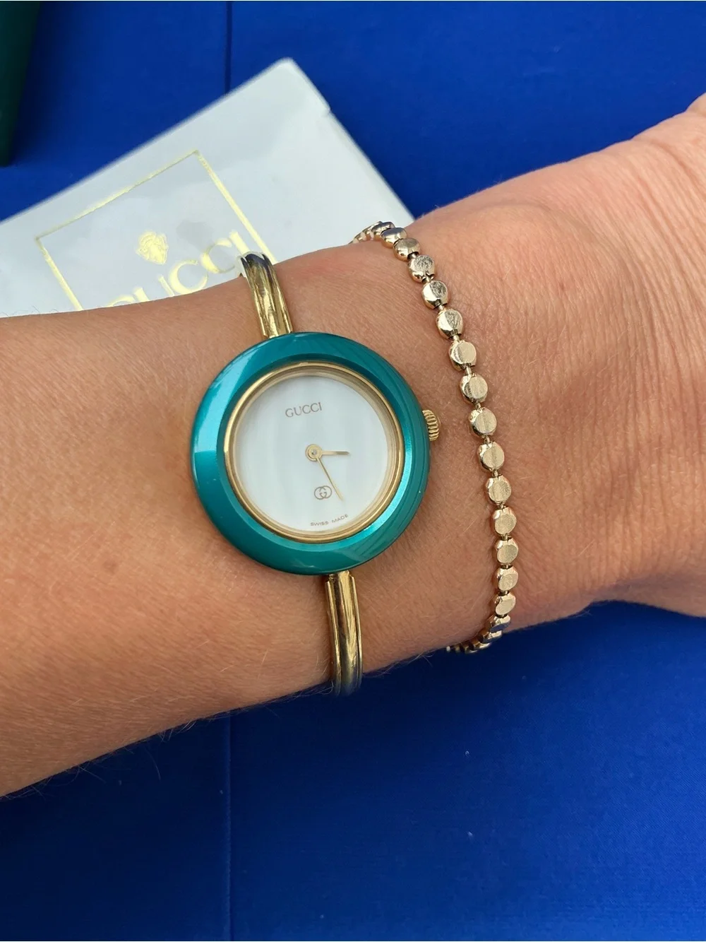 Authentic GUCCI bangle watch with Interchangeable Bezels❤️💙💛💚🖤